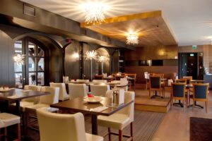 When Is the Best Time to Paint Your Restaurant?